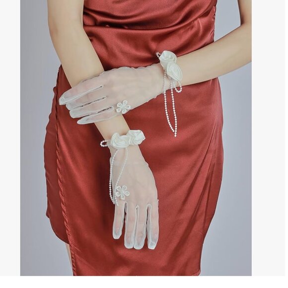 Satin Pears Gloves - Picture 5 of 6